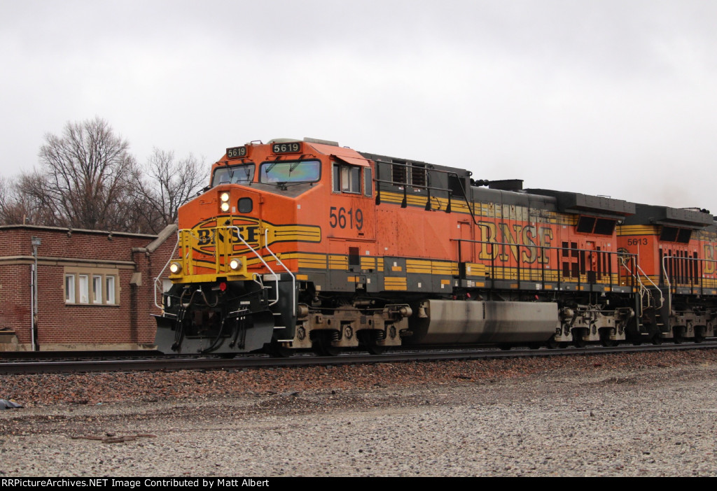 BNSF 5619